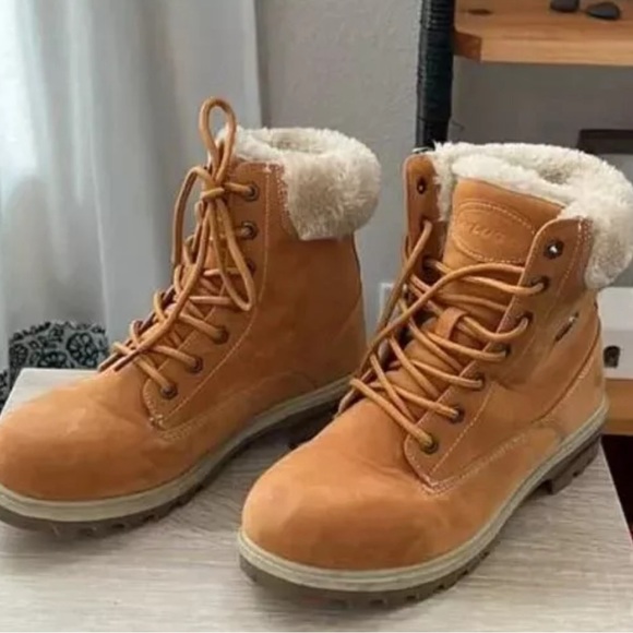 LUGZ Convey Chukka Ankle Boots Faux Suede & Fur Lined Lug Sole Camel Tan W-9.5 - Picture 1 of 5